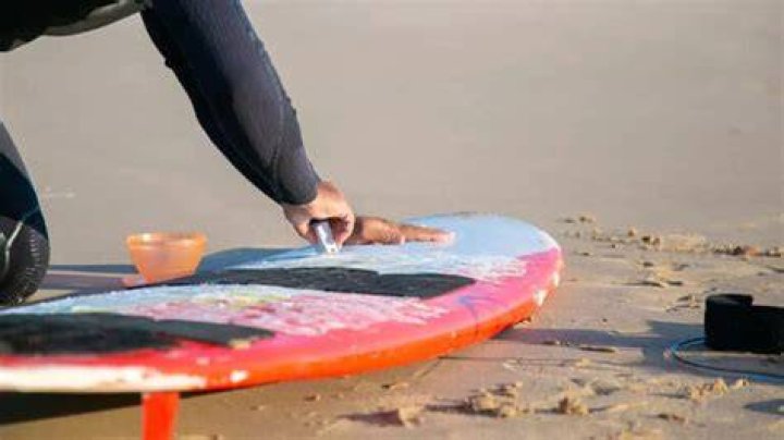 how to wax a surfboard